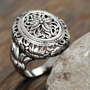 Intricate Silver Plated Floral Signet Ring boho - NEW in box